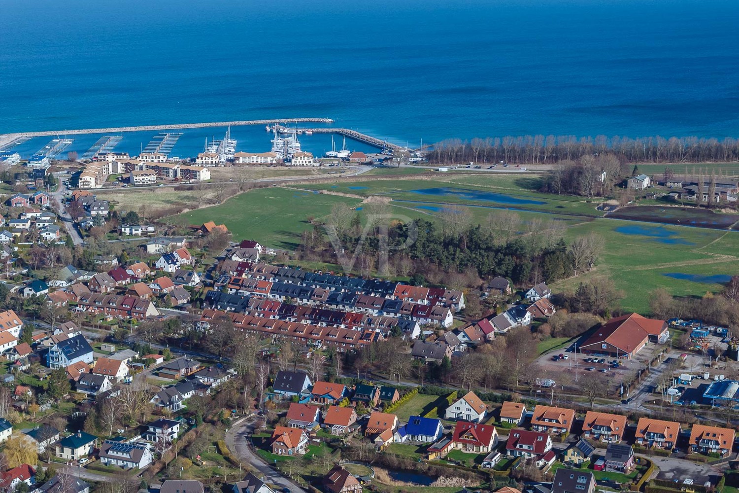 Grundstück mit Blick auf den Yachthafen