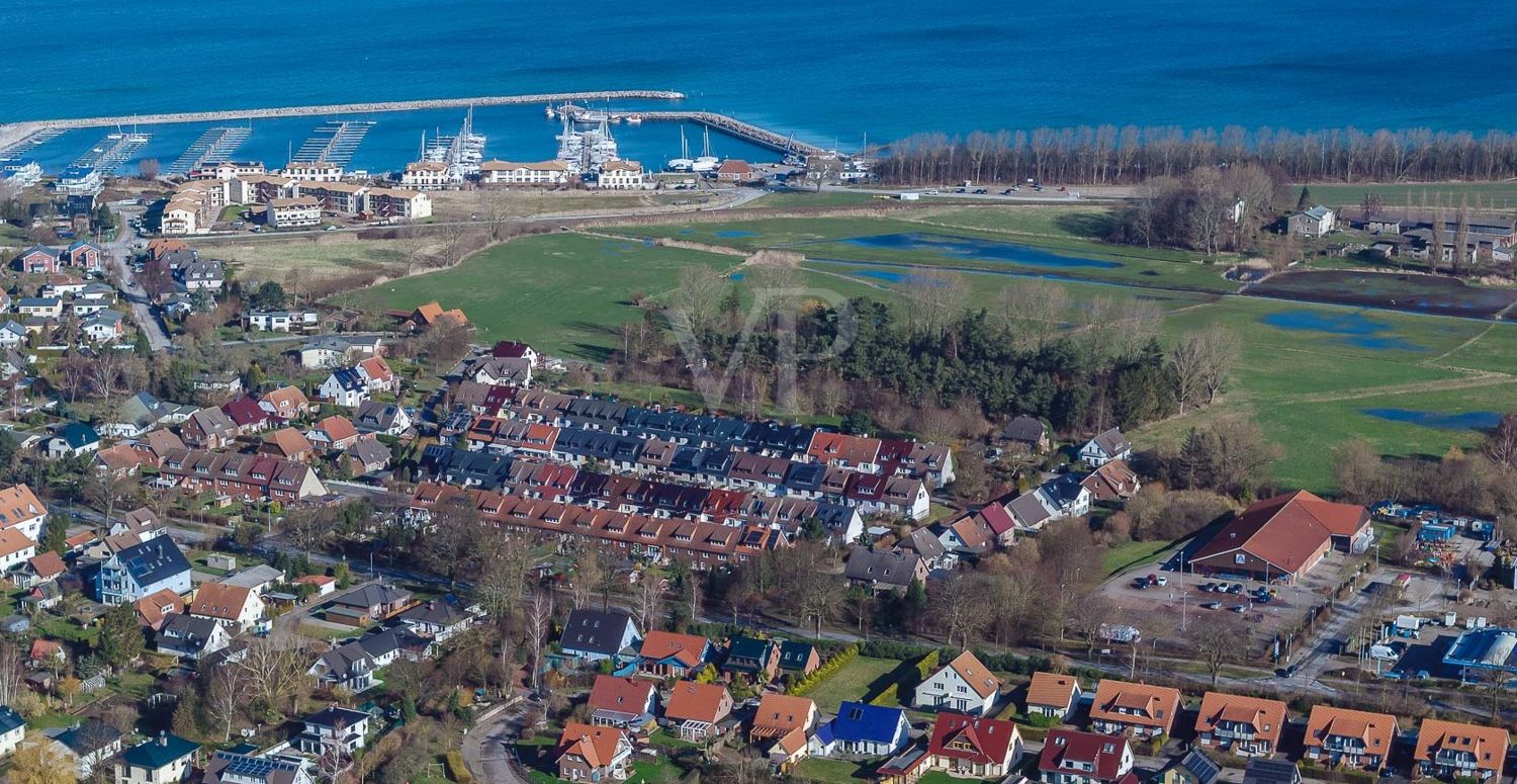 Grundstück mit Blick auf den Yachthafen