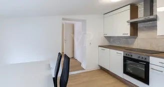 von_poll_real_estate_property_25092026_image_8