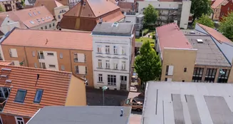 von_poll_real_estate_property_25092026_image_1