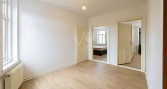 von_poll_real_estate_property_25092026_image_4