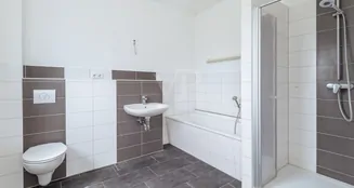 von_poll_real_estate_property_24092037A_image_5