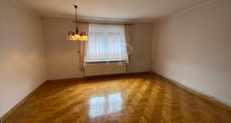 von_poll_real_estate_property_25092021_image_2