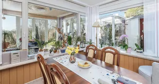 von_poll_real_estate_property_25092007_image_12