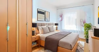 von_poll_real_estate_property_25092007_image_11