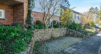 von_poll_real_estate_property_25092012_image_4