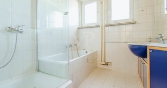 von_poll_real_estate_property_25092012_image_15