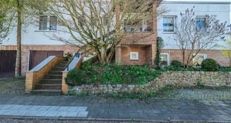 von_poll_real_estate_property_25092012_image_2