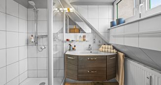 von_poll_real_estate_property_25092005_image_4
