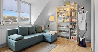 von_poll_real_estate_property_25092005_image_3