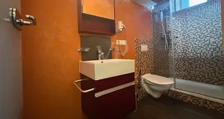 von_poll_real_estate_property_25092025_image_7