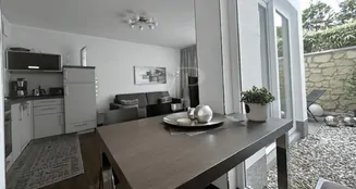 von_poll_real_estate_property_25092025_image_6