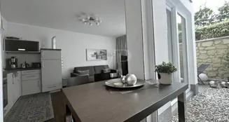 von_poll_real_estate_property_25092025_image_5