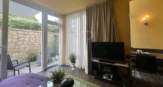 von_poll_real_estate_property_25092025_image_5
