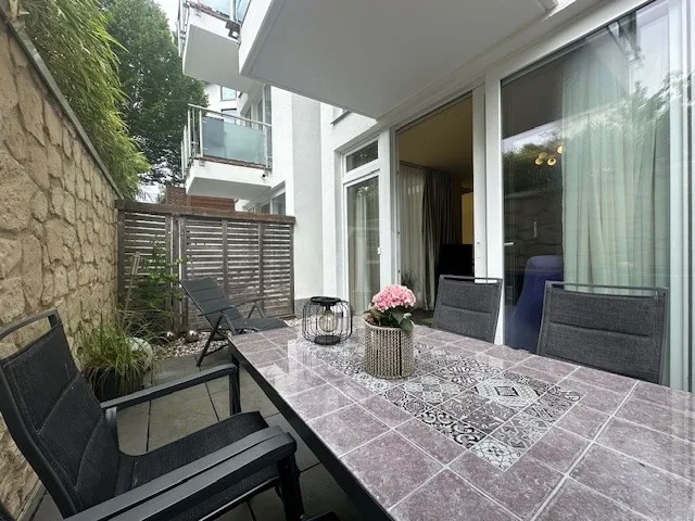 Südterrasse teilüberdacht