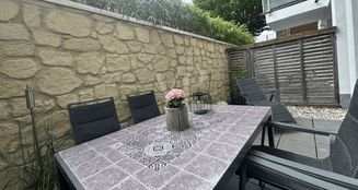 von_poll_real_estate_property_25092025_image_6