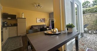 von_poll_real_estate_property_25092025_image_10