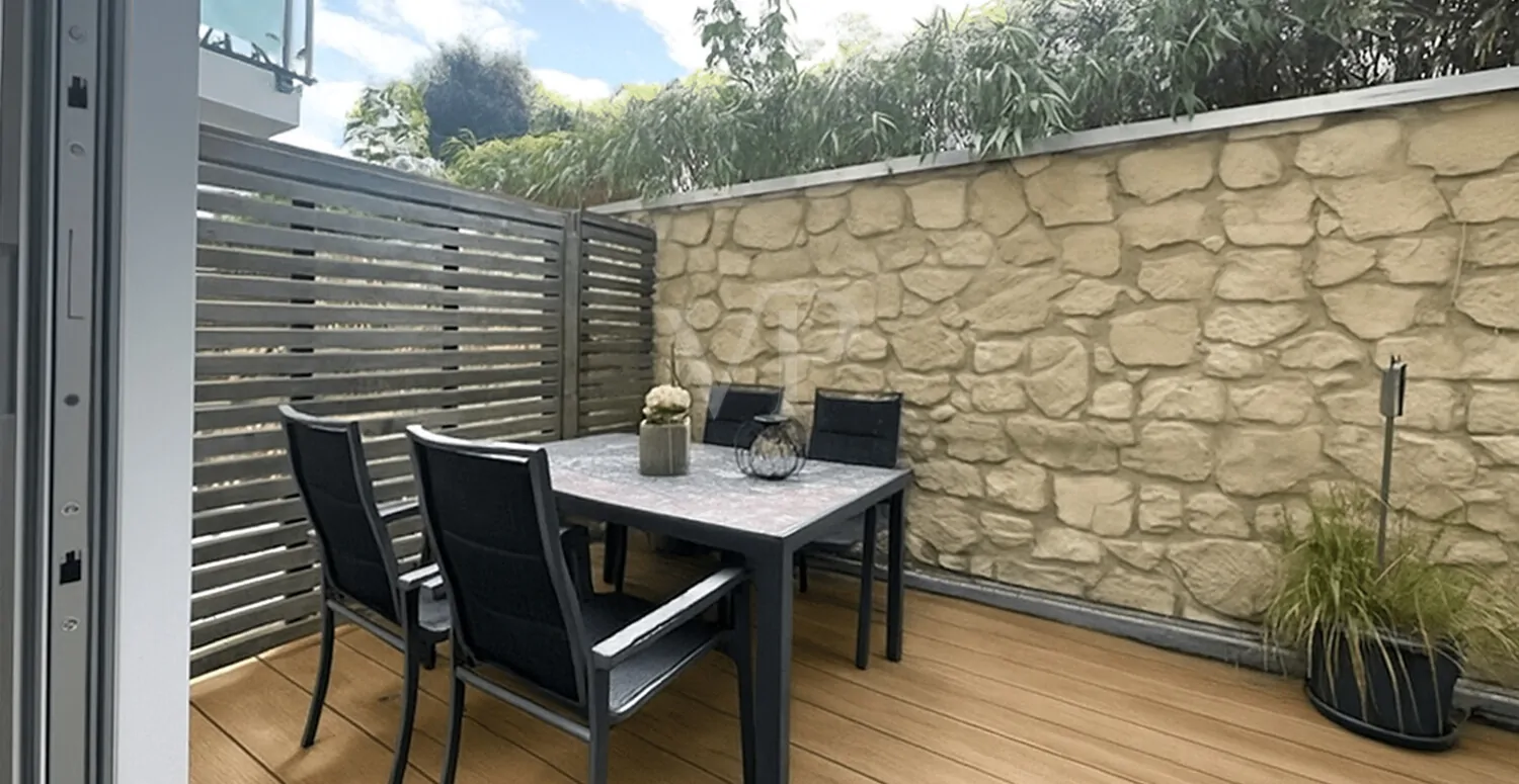 Südterrasse mit Bodenbeispiel