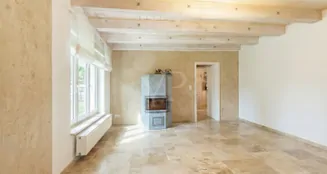 von_poll_real_estate_property_25092030_image_2