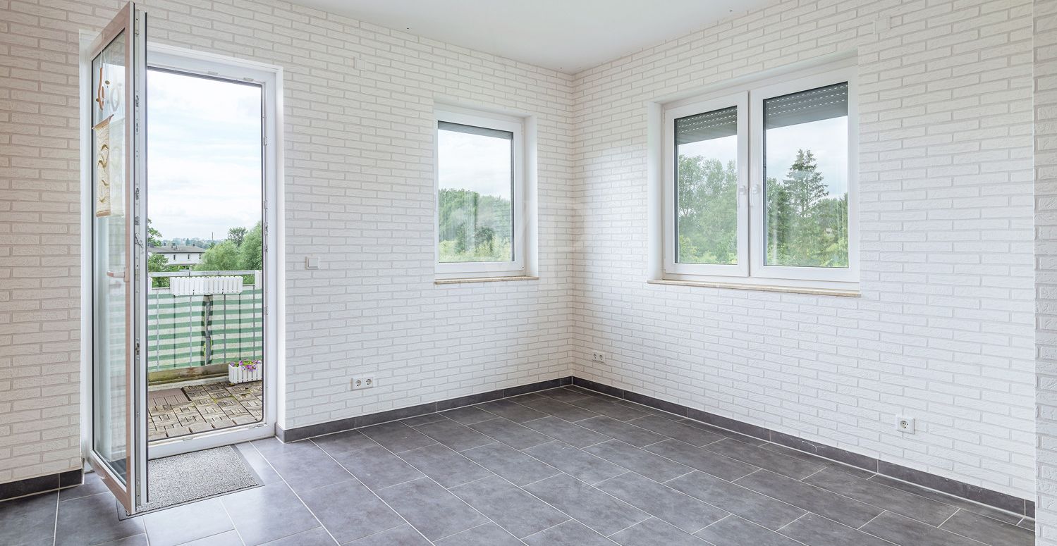Wohnbereich mit Balkonzugang