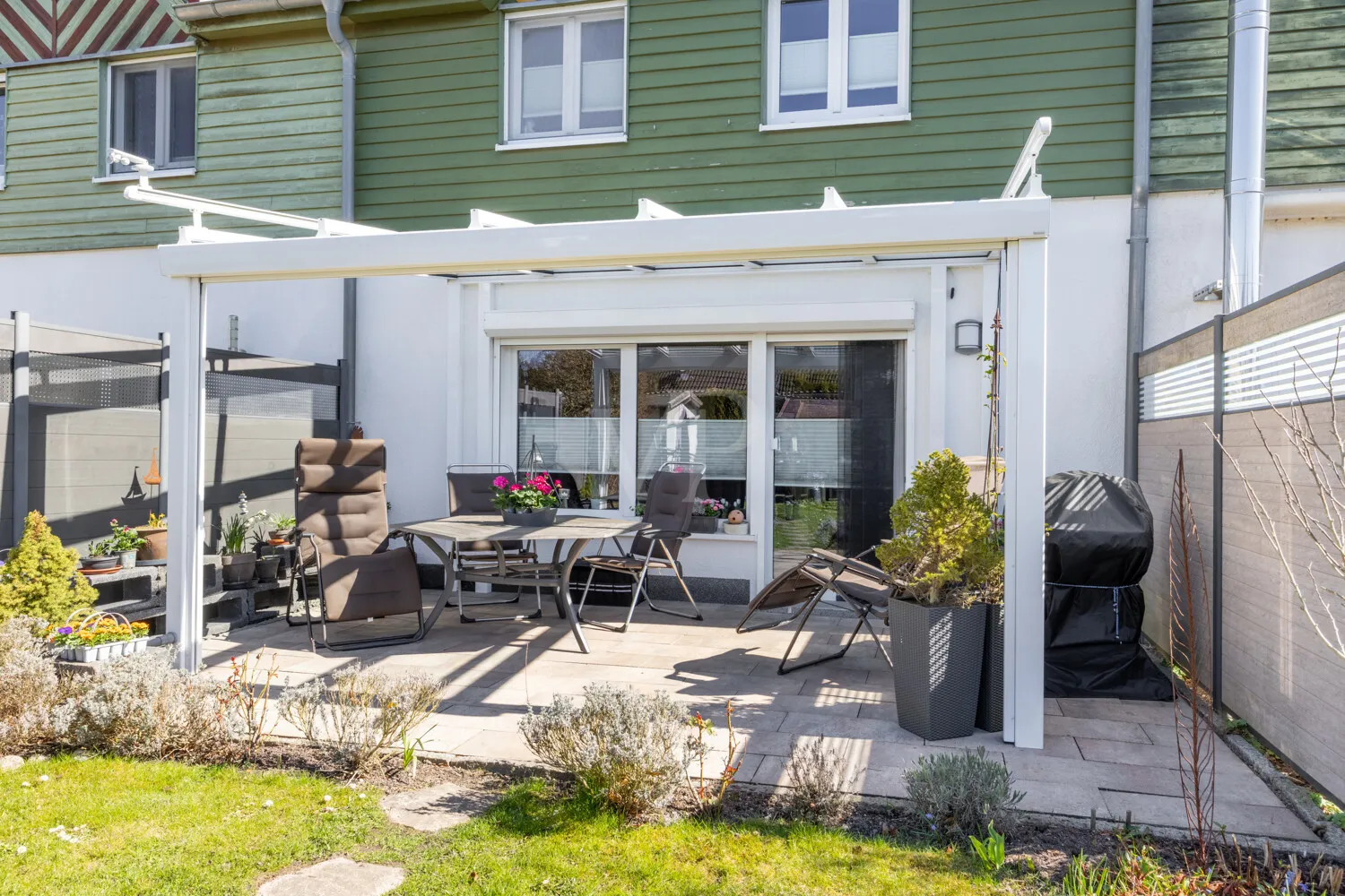überdachte Terrasse