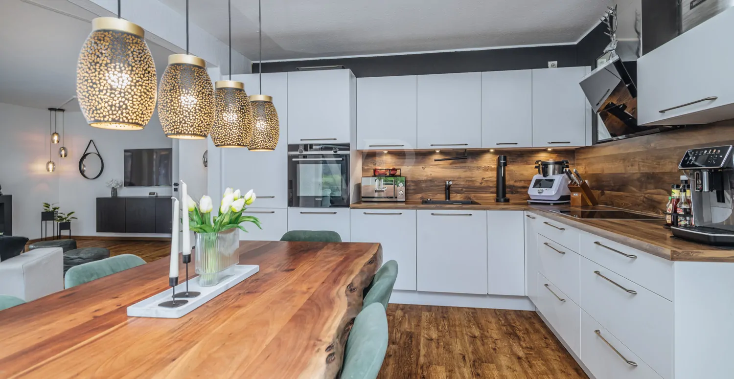 Küche mit EBK & Essbereich