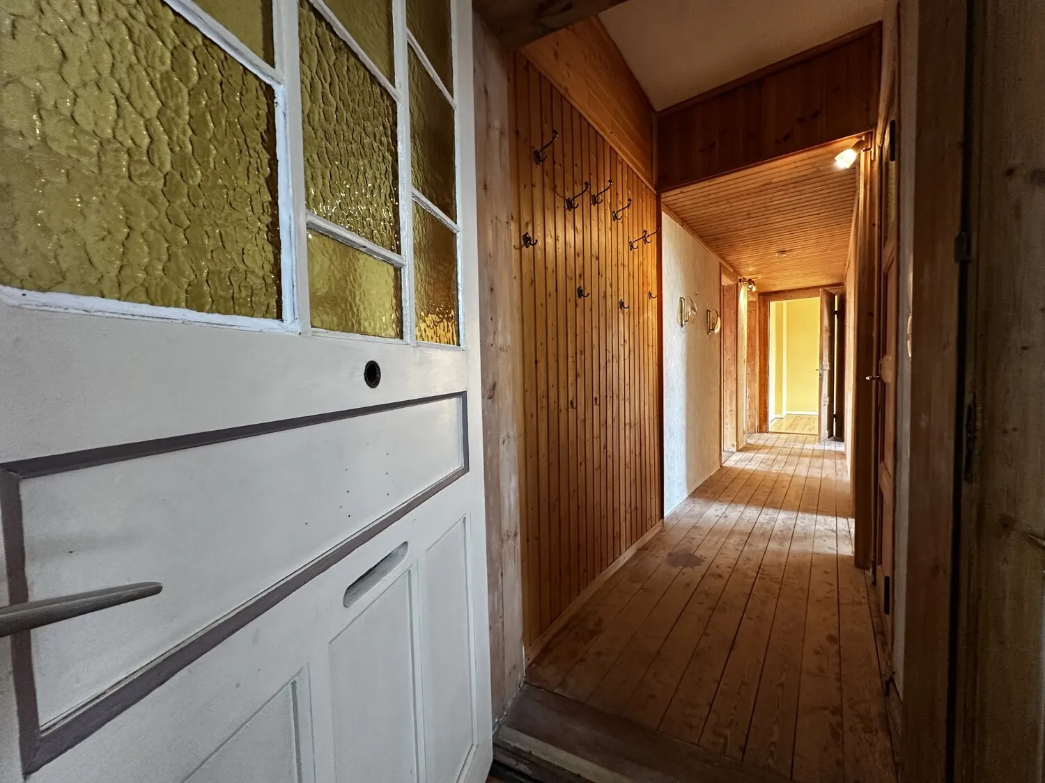Blick in die Wohnung OG vom Hausflur