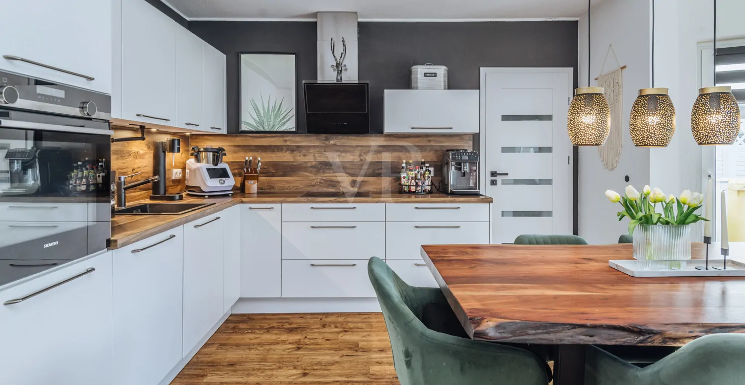 Küche mit EBK & Essbereich