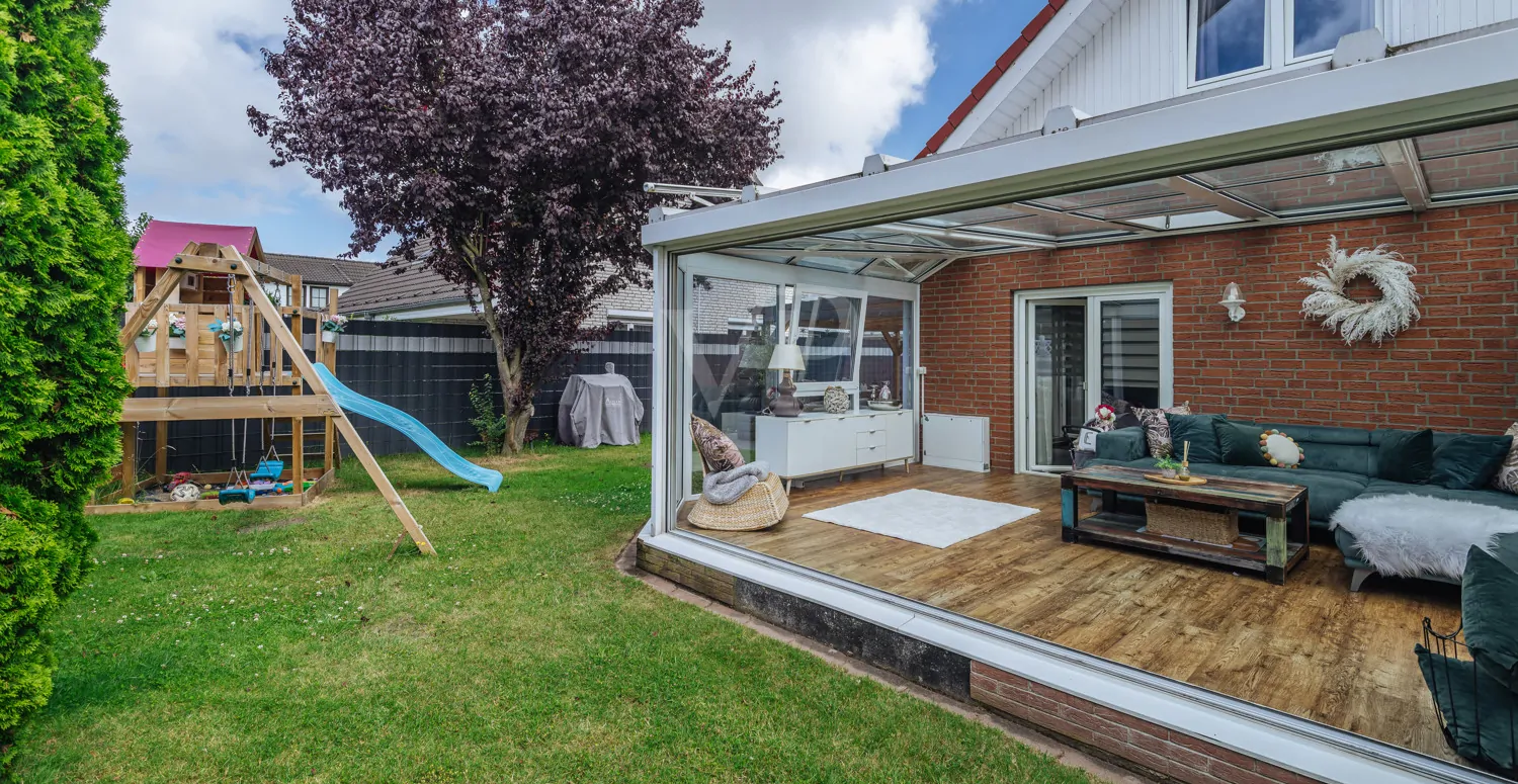 Blick auf den Wintergarten & Spielplatz