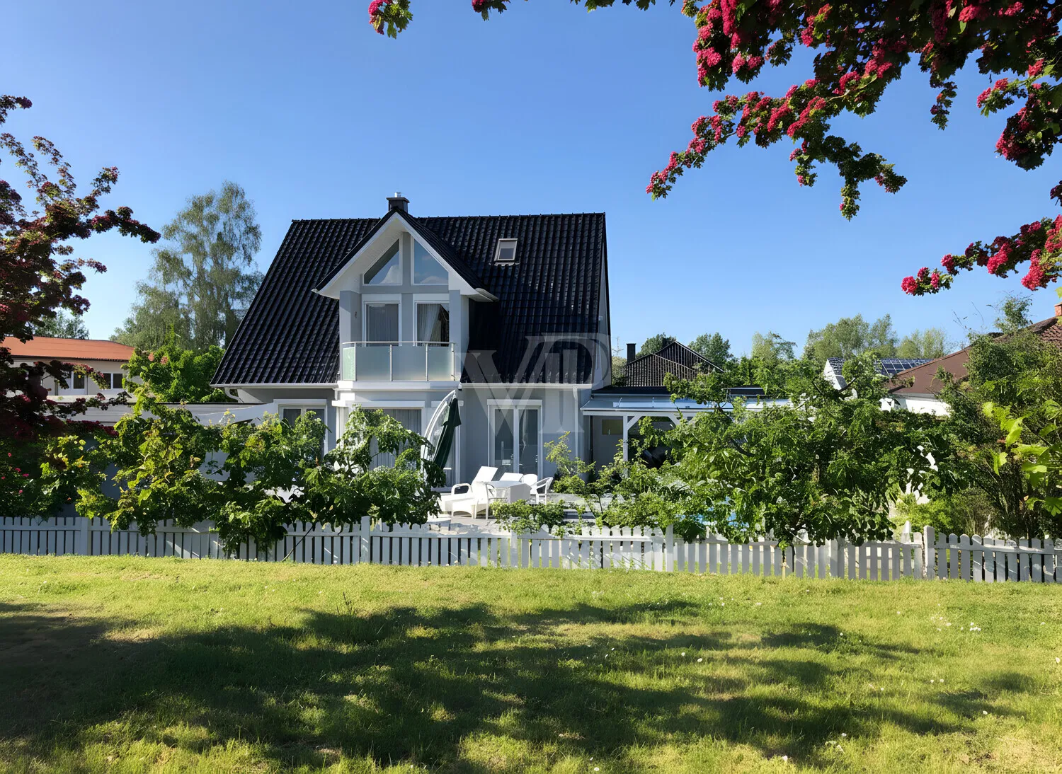 Exklusives Wohnen mit hoher Lebensqualität: Architektenhaus mit Pool & Sauna in gehobenem Wohnumfeld