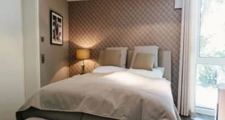 von_poll_real_estate_property_26092007_image_4