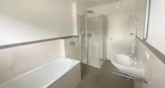 von_poll_real_estate_property_26092001_image_7