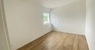 von_poll_real_estate_property_26092001_image_9