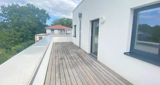 von_poll_real_estate_property_26092001_image_14