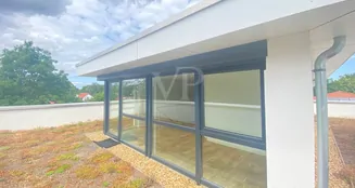 von_poll_real_estate_property_26092001_image_17