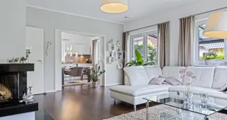 von_poll_real_estate_property_26092009_image_2