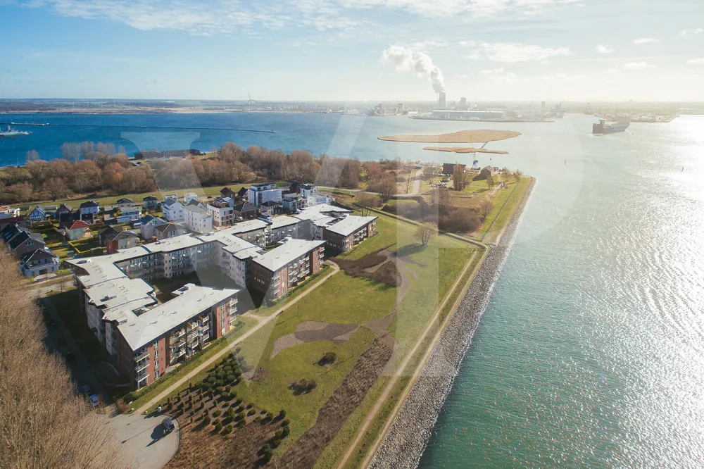 Wohnen mit Wasserblick - 2-Raum-Wohnung am Seekanal mit Balkon und TG-Stellplatz
