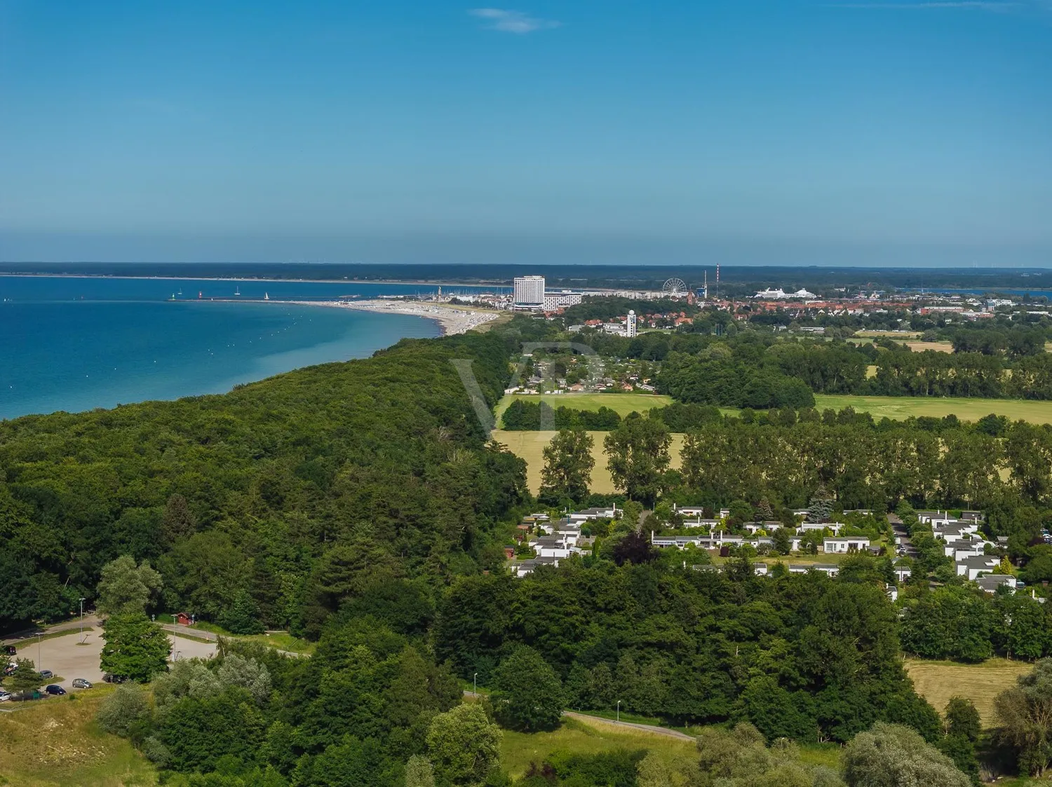 Ostseestrand dem OB Diedrichshagen vorgelagert mit Blick nach Warnemünde