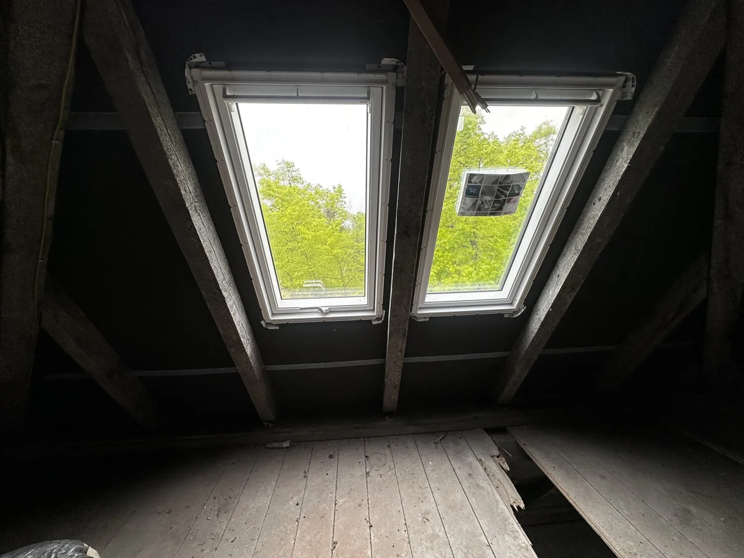 Dachflächenfenster im Spitzboden I Galeriebereich IST