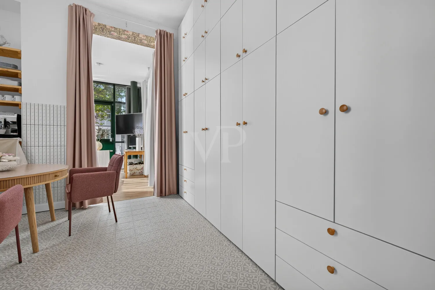 Wohnküche mit Einbauschrank