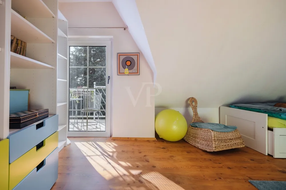 Kinderzimmer mit Balkon