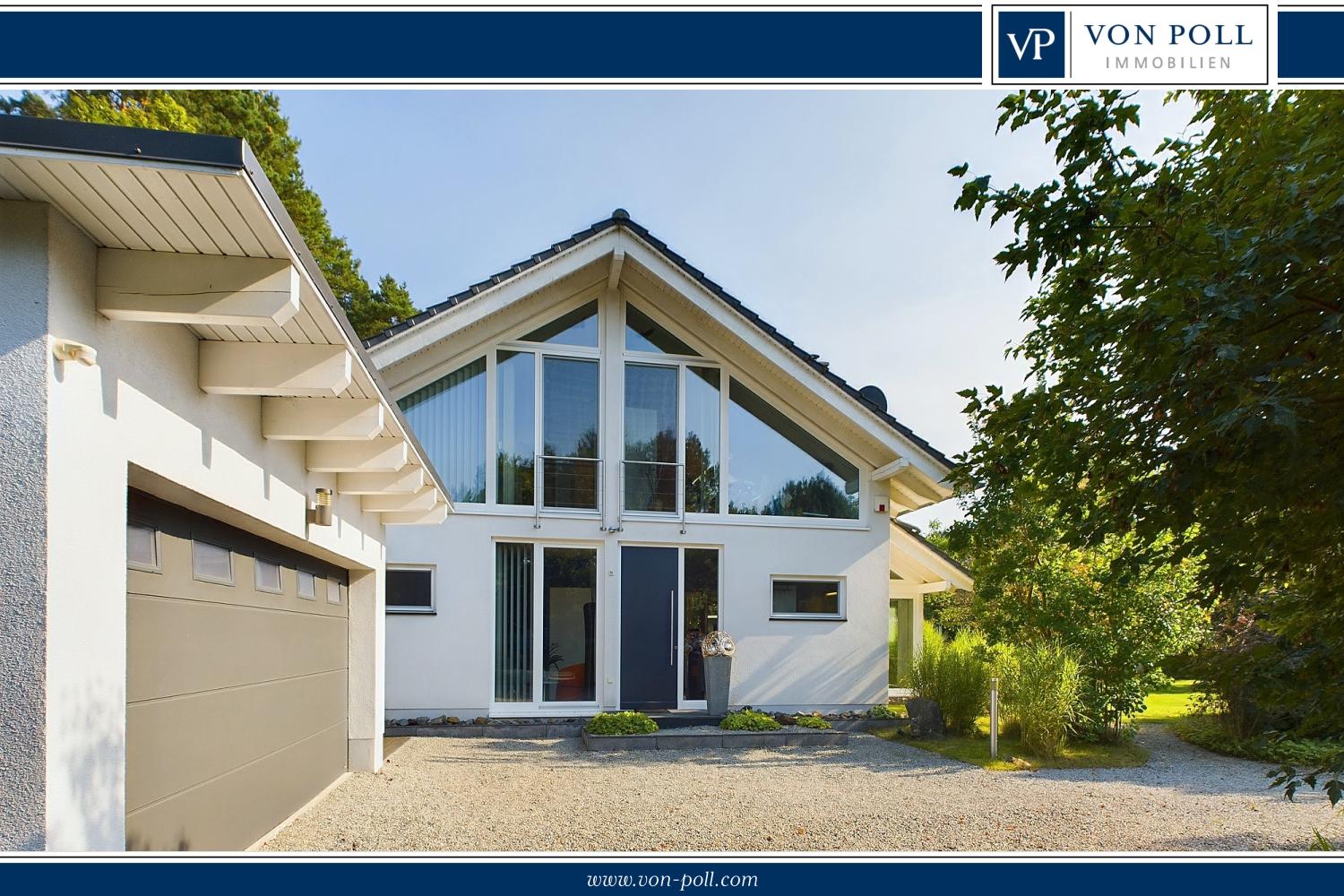 Eingangsbereich mit hochwertiger Garage