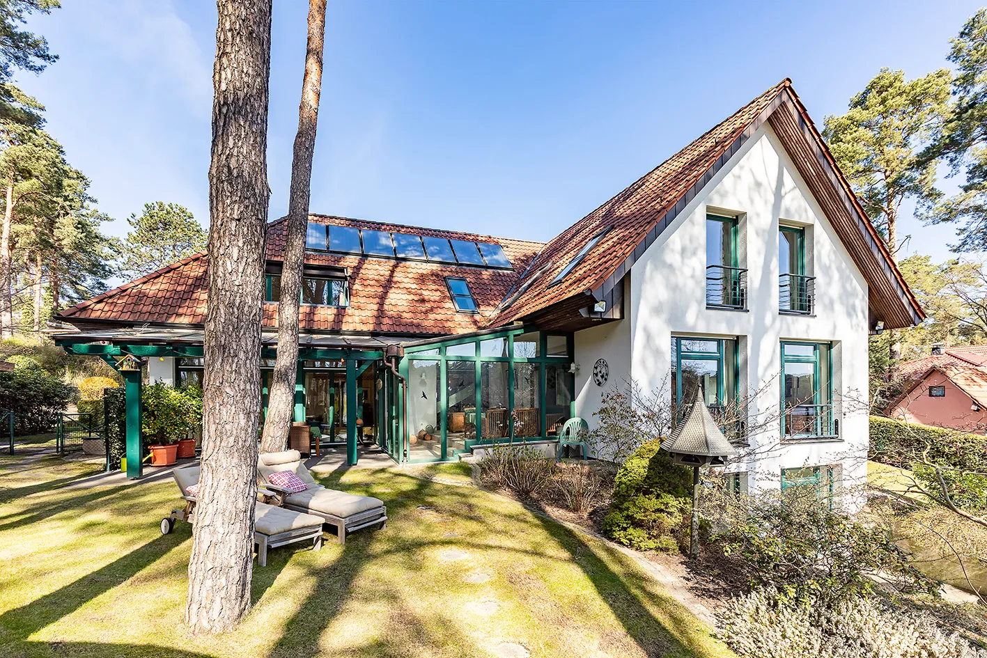 Villa zur Seeseite gerichtet