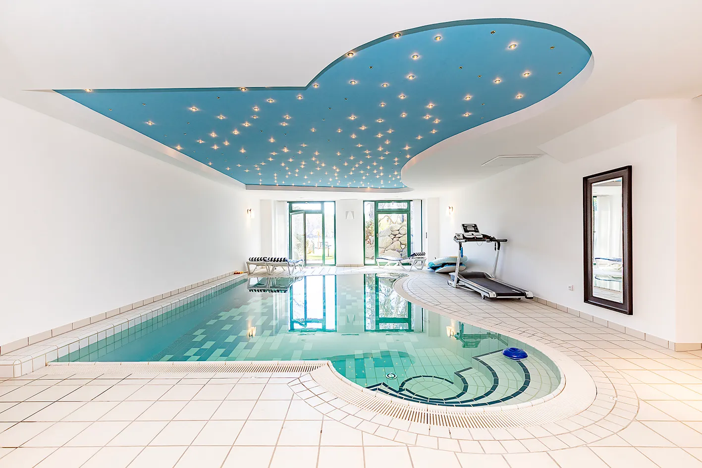 Schwimmbad im Untergeschoss