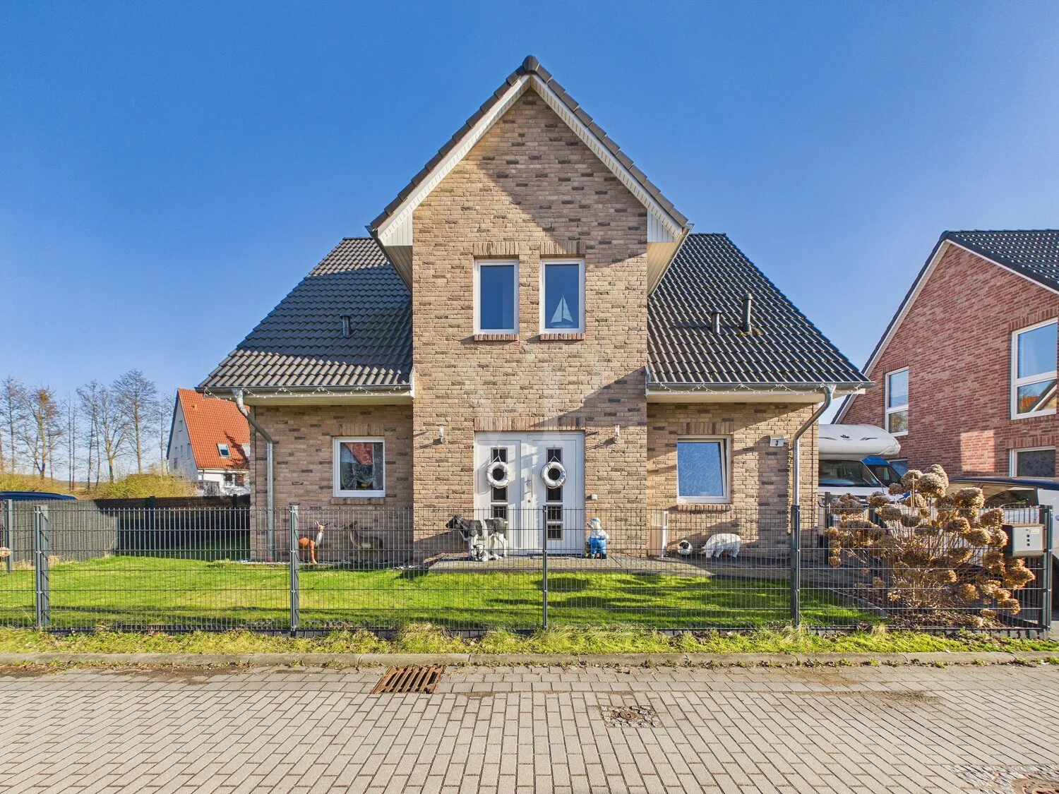 Hausansicht von der Straße