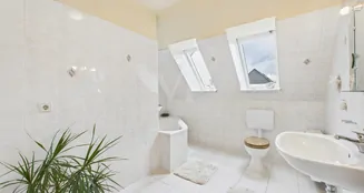 von_poll_real_estate_property_25206076_image_11