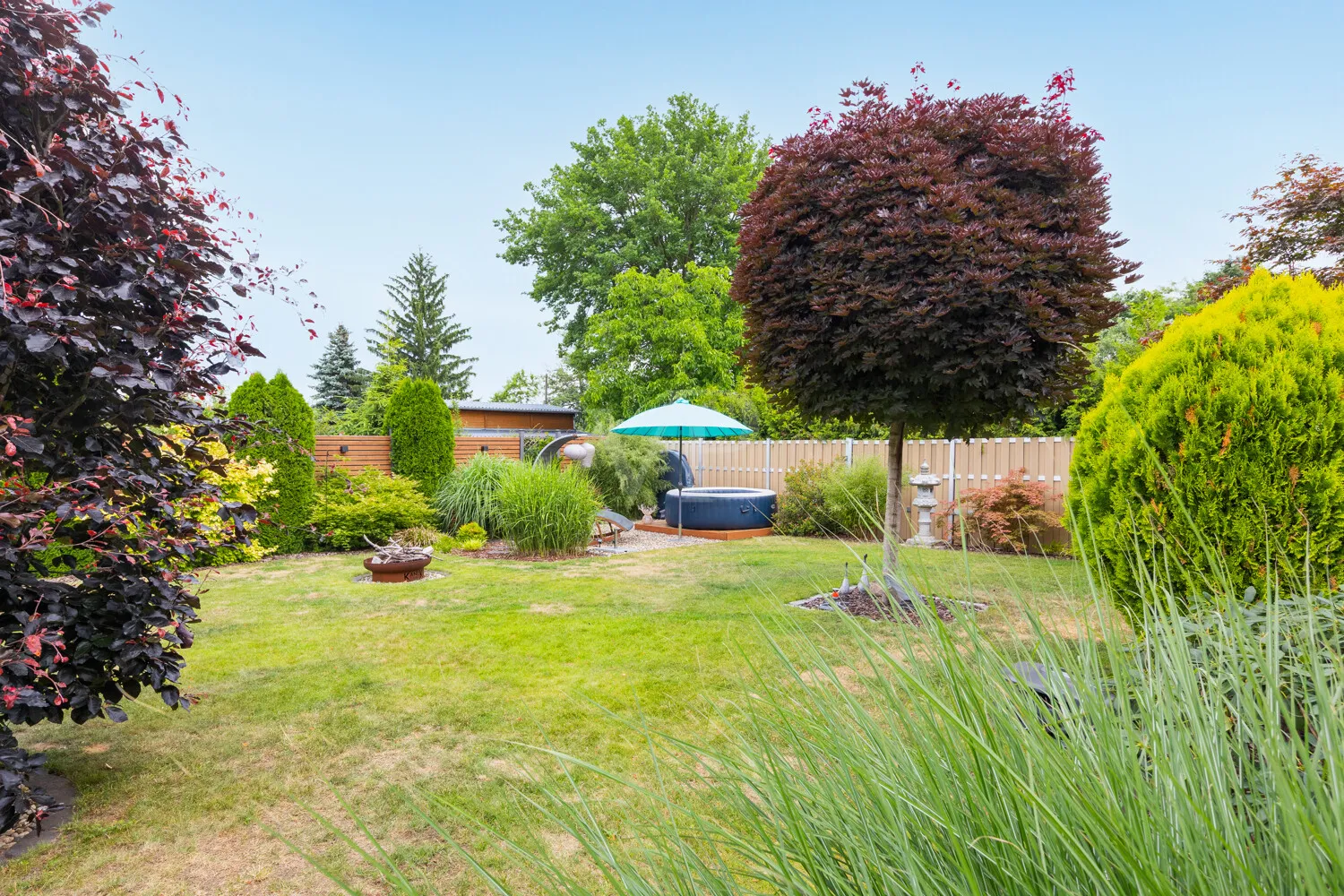 Blick in den liebevoll angelegten Garten