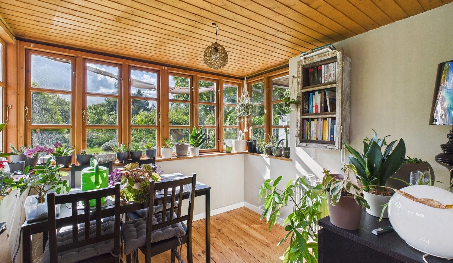 Wintergarten mit Austritt zur Terrasse
