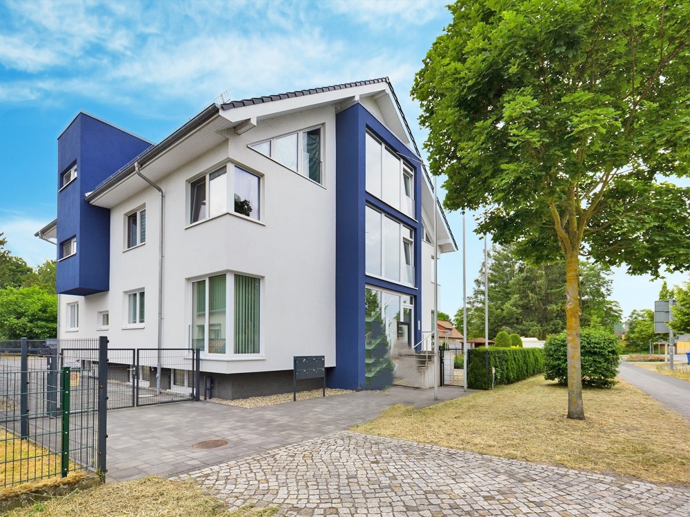 Einfahrt zur Remise