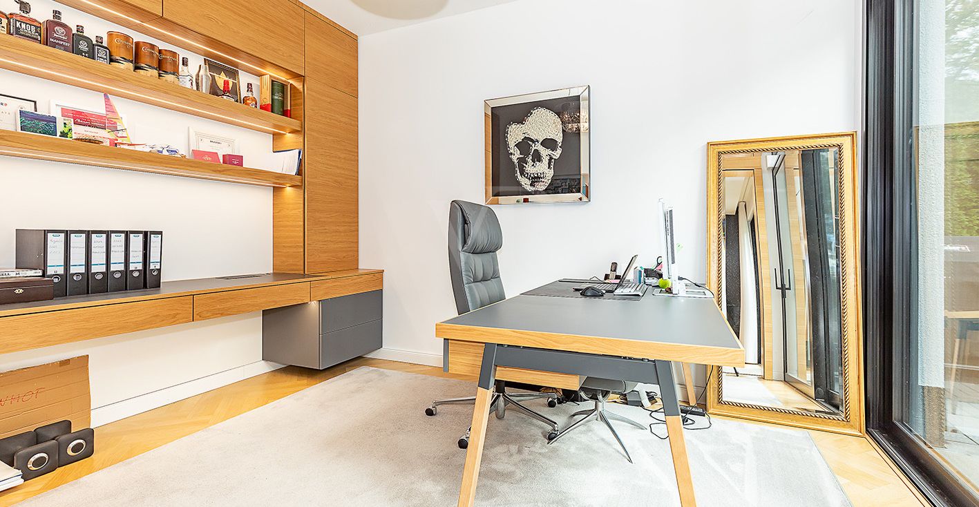 Arbeitszimmer im Erdgeschoss